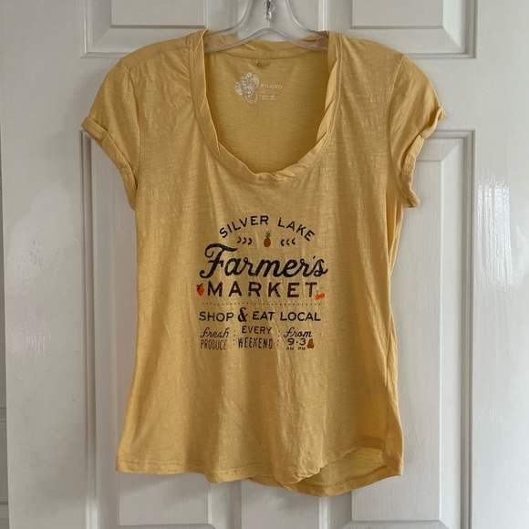 💟 Anthropologie Pilcro “Silver Lake Farmer’s Market” Yellow Graphic Tee Size XS - Picture 7 of 15